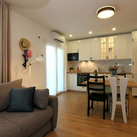 Apartments Tona 扎博里克 外观 照片