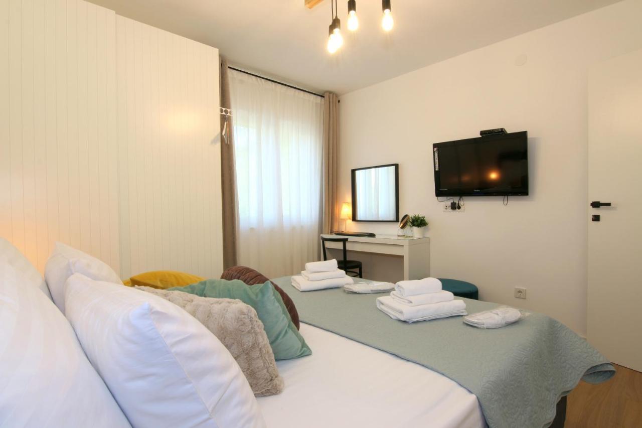 Apartments Tona 扎博里克 外观 照片