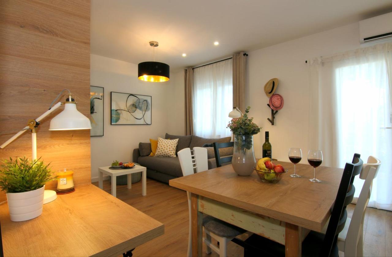 Apartments Tona 扎博里克 外观 照片