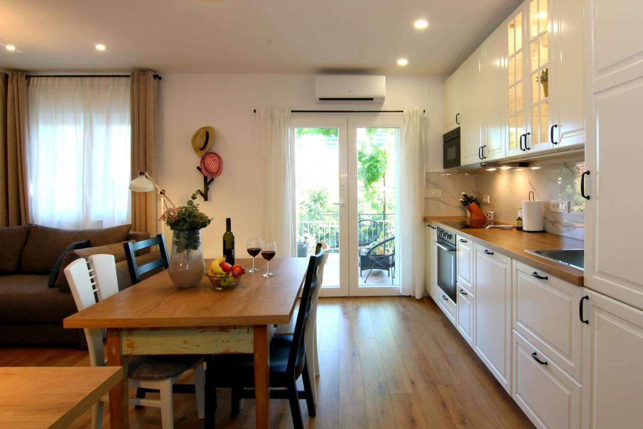 Apartments Tona 扎博里克 外观 照片