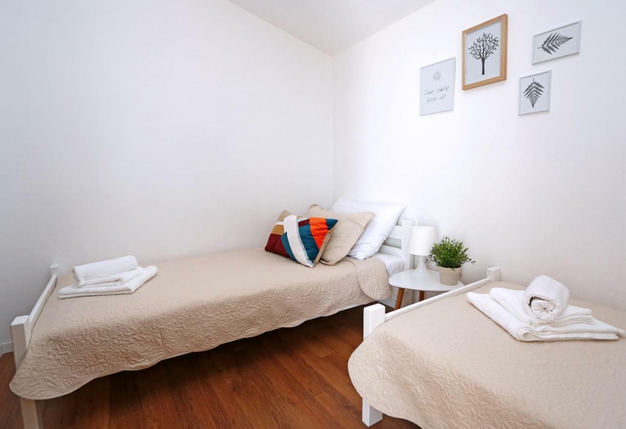 Apartments Tona 扎博里克 外观 照片